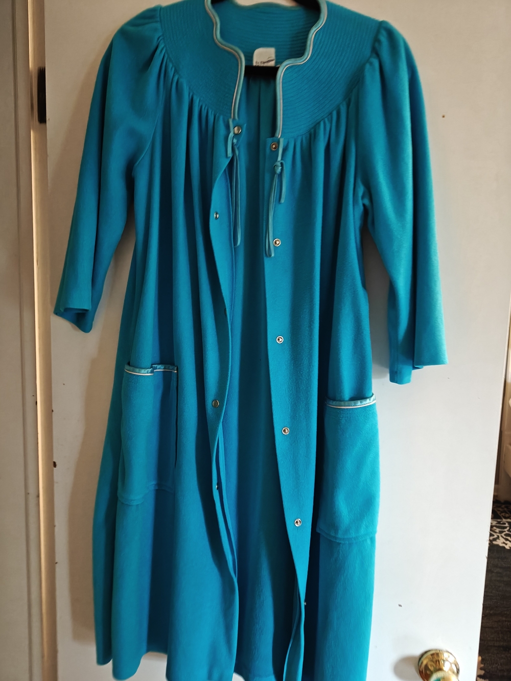 Vintage Teal Button-Front Robe with Pockets